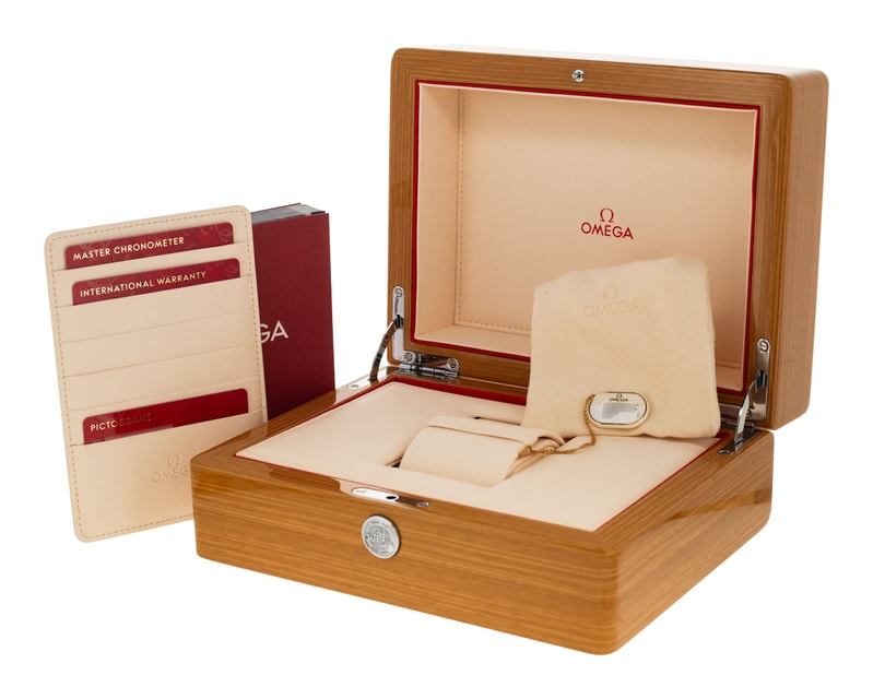 Omega Planet Ocean 215.32.46.51.01.001 Image 5